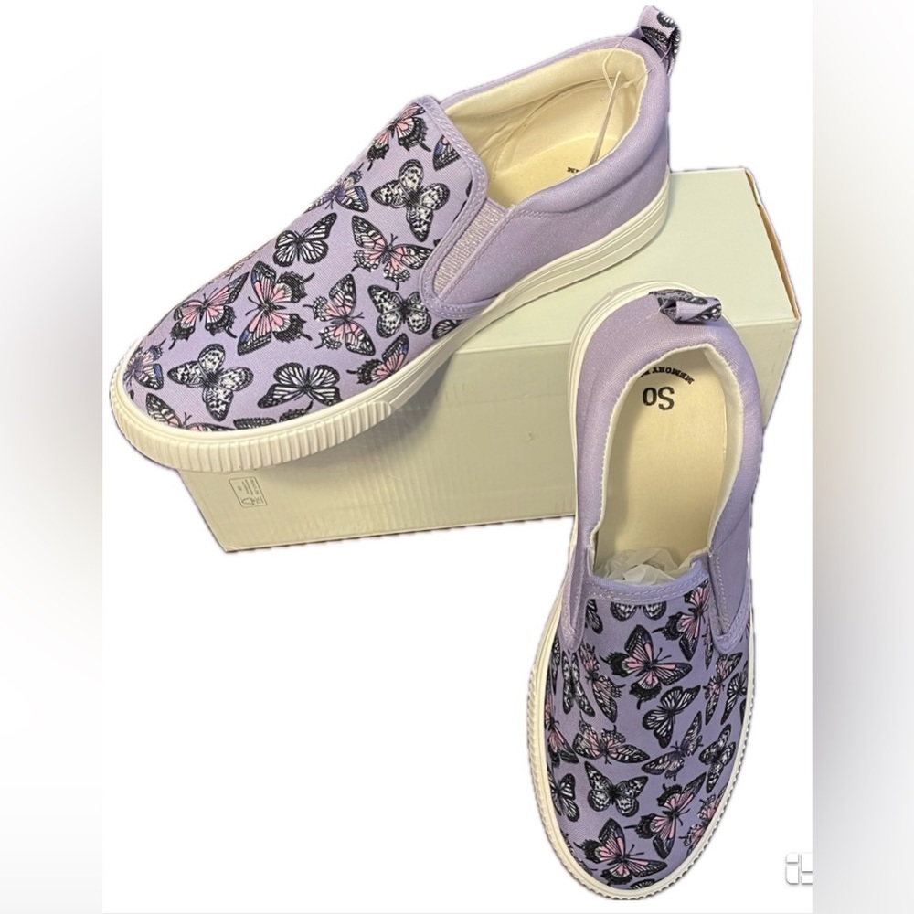 NIB SO Evalyn Womens Butterfly Slip-on size 8